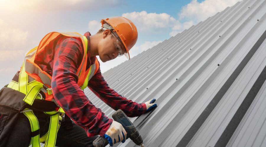 Professional gutter cleaning in Bankston, AL